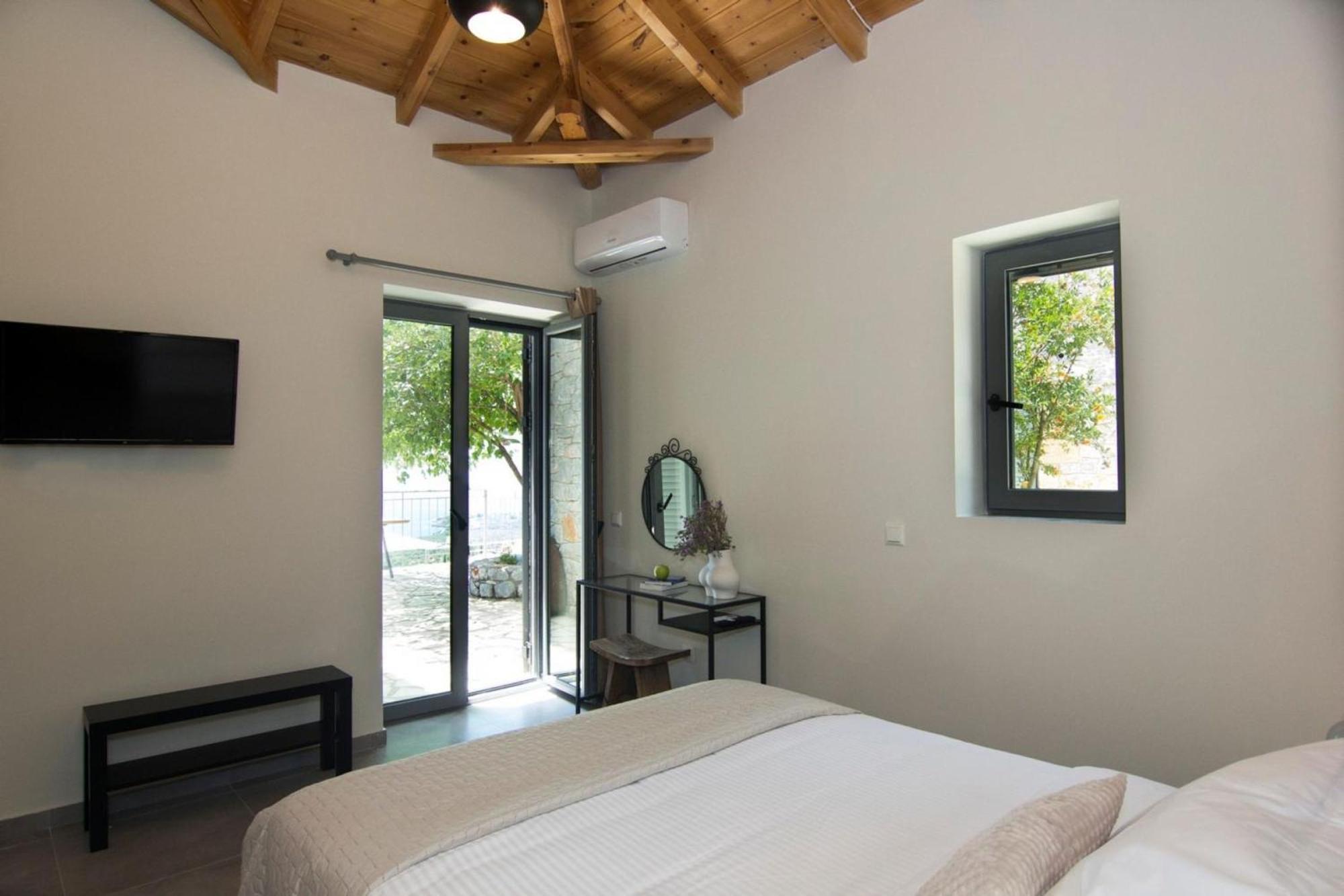 Irini Villa By Elrin Villas Mani Neokhorion  Bagian luar foto